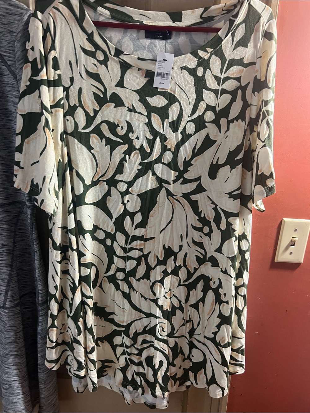 Lane Bryant Green and Cream Floral Short Sleeve Tee